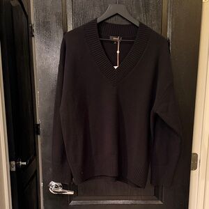 Quince Mongolian Cashmere Oversized V-
Neck Sweater NWT